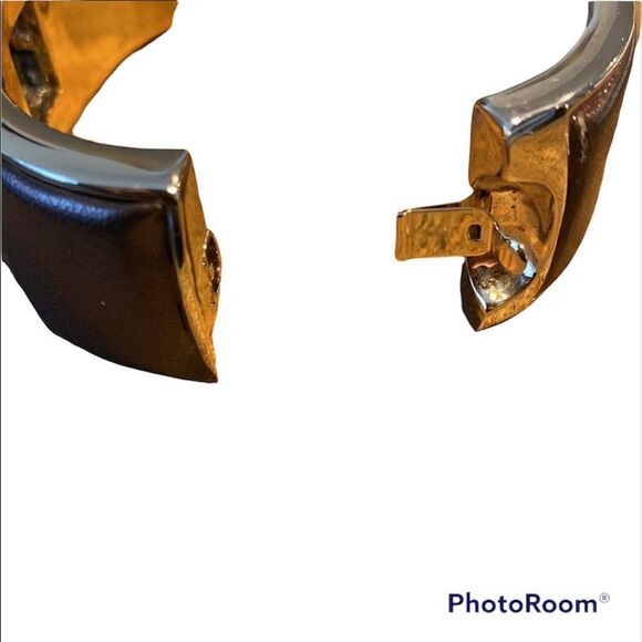 ANNE KLEIN Gold-Tone Cuff Bangle Bracelet with Leather Size 3.5” - Picture 3 of 7